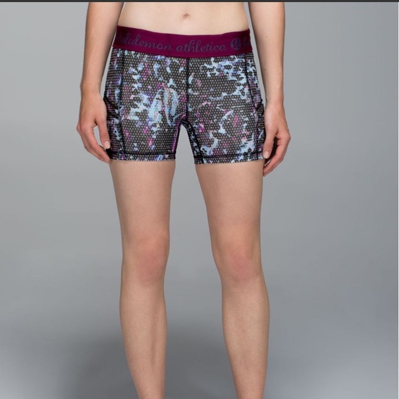 Lululemon what the sport shorts size 8